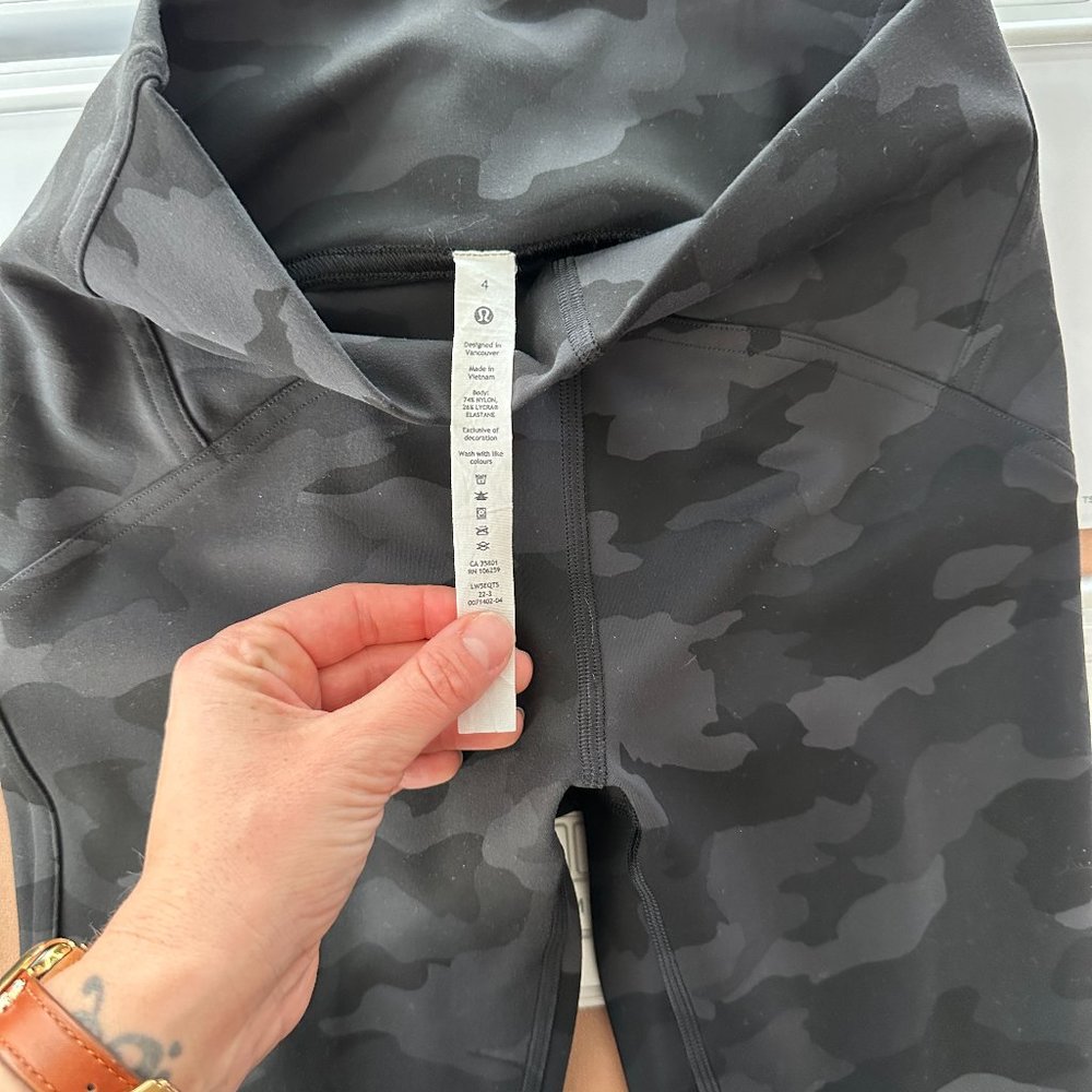 COPY - Lululemon InStill High-Rise Tight 25" SIZE 4 Camo Deep Coal Multi